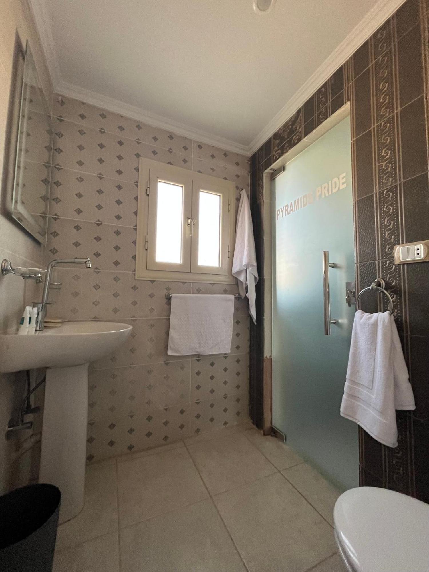 Pyramids Pride Inn Kafret el-Gabal Esterno foto