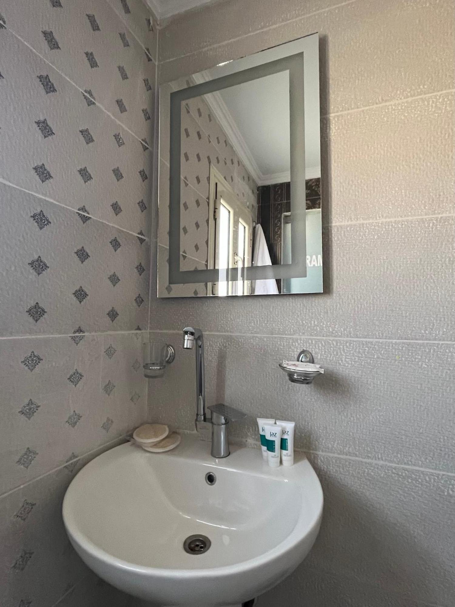 Pyramids Pride Inn Kafret el-Gabal Esterno foto
